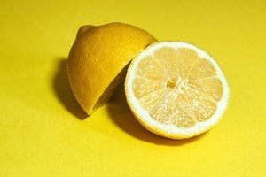 Beauty Care Tips Using Lemon